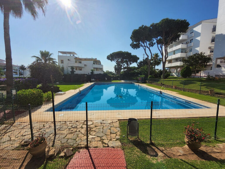 742041 middle floor apartment costa del sol 3 bedrooms calahonda e289500 1 768x577