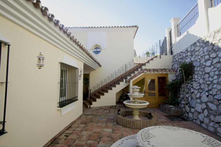 747345 detached villa costa del sol 4 bedrooms elviria e1795000 13 768x512