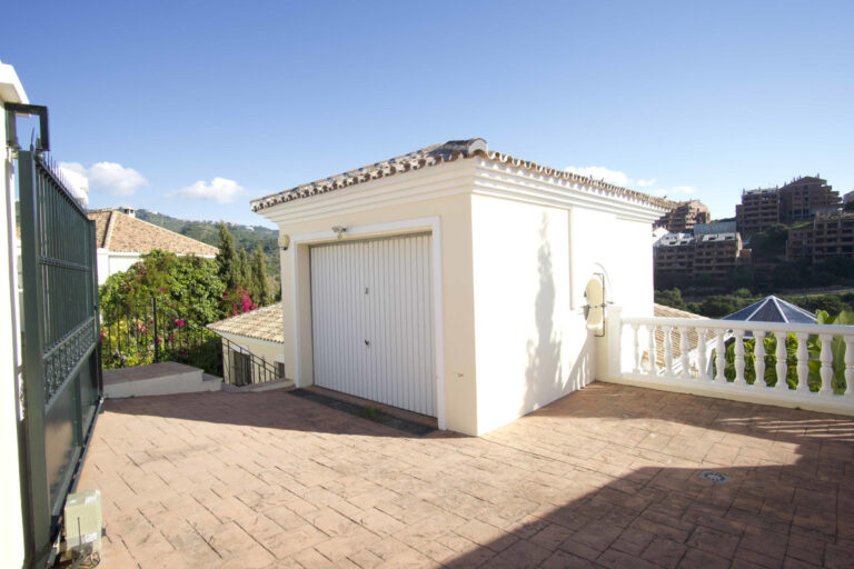 747345 detached villa costa del sol 4 bedrooms elviria e1795000 14 768x512