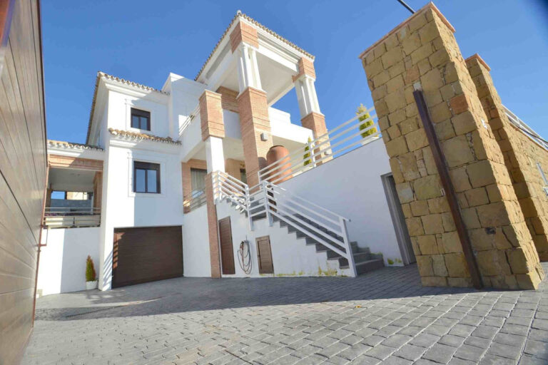 747483 detached villa costa del sol 7 bedrooms valle romano e1300000 1 1 768x512