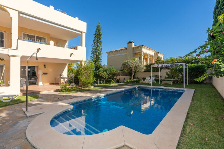 747801 semi detached villa costa del sol 5 bedrooms guadalmina alta e1100000 10 768x512