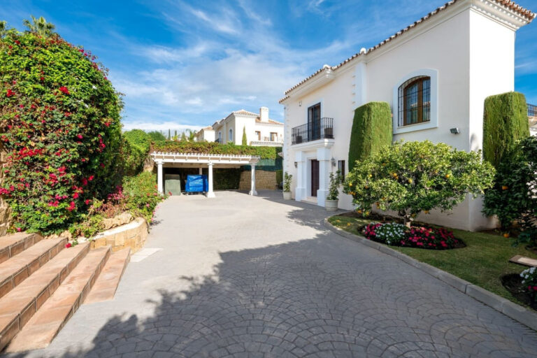 749374 detached villa costa del sol 4 bedrooms estepona e1665000 3 768x512