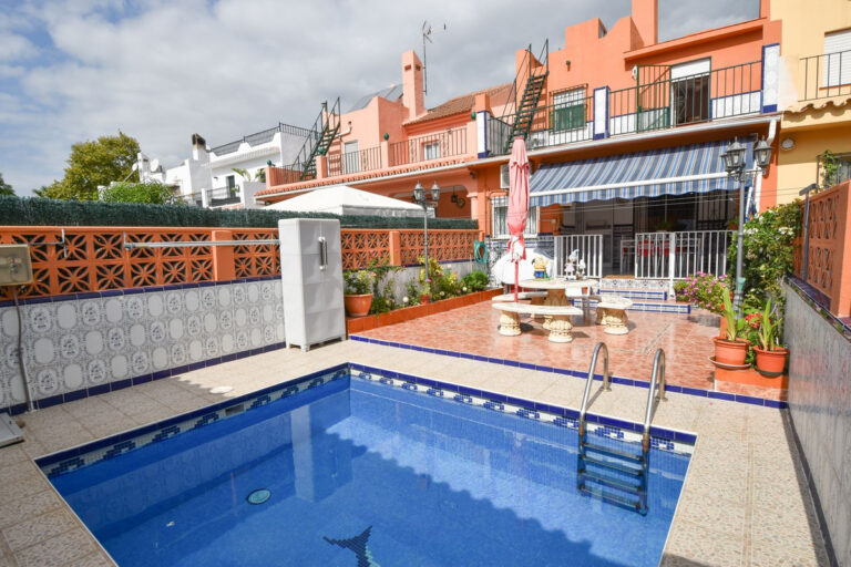 749719 terraced townhouse costa del sol 4 bedrooms nueva andalucia e470000 1 768x512