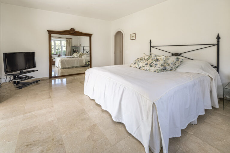 750166 detached villa costa del sol 5 bedrooms the golden mile e3490000 9 768x512