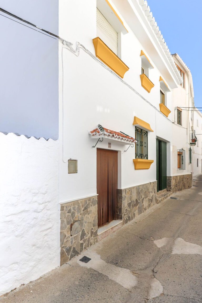 752600 terraced townhouse costa del sol 4 bedrooms casarabonela e1000000 3 768x1152