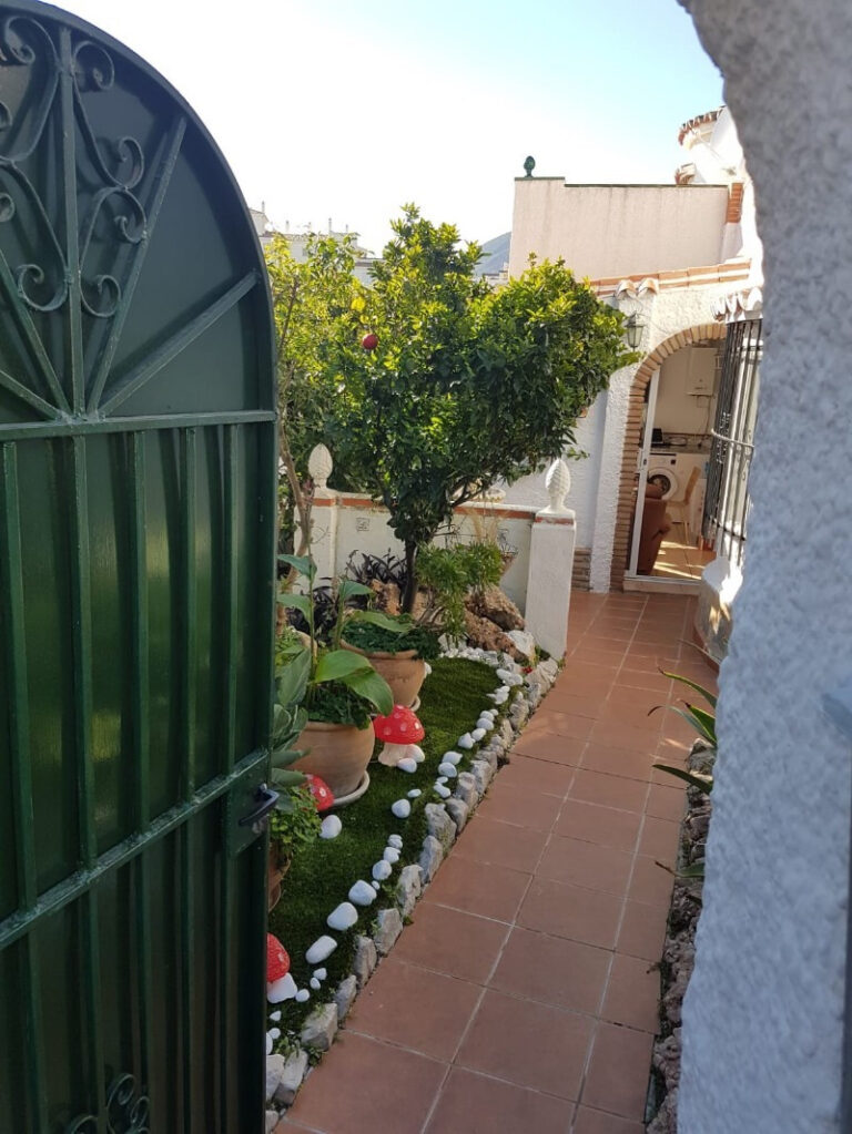 754232 terraced townhouse costa del sol 3 bedrooms arroyo de la miel e350000 1 768x1023