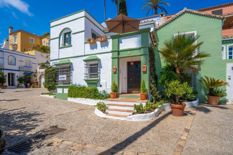 758900 terraced townhouse costa del sol 2 bedrooms la heredia e435000 1 768x512