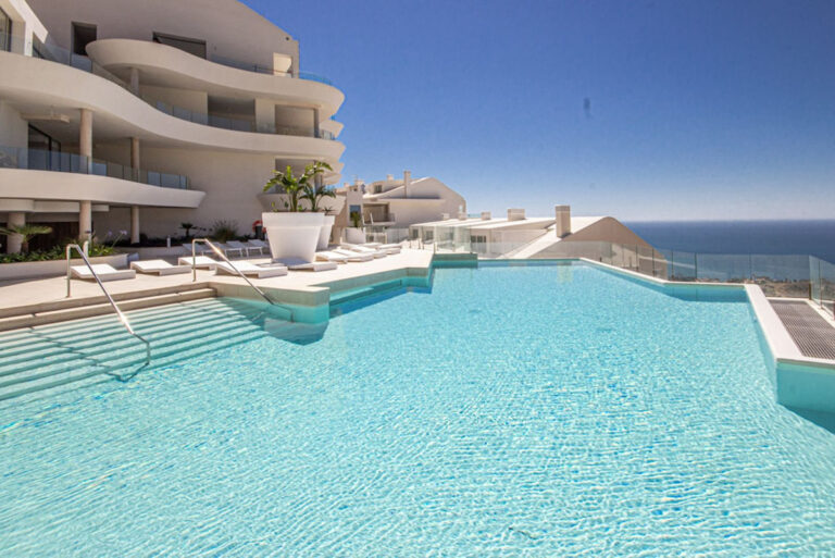 760826 middle floor apartment costa del sol 2 bedrooms benalmadena pueblo e630000 1 1 768x513