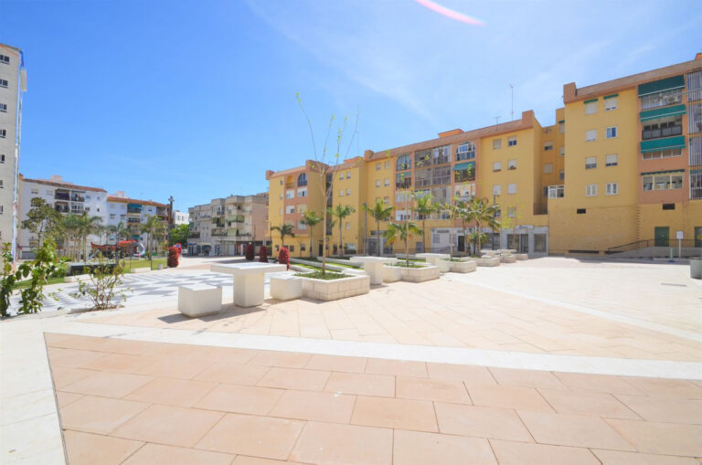 762469 middle floor apartment costa del sol 4 bedrooms estepona e250000 1 1 768x509