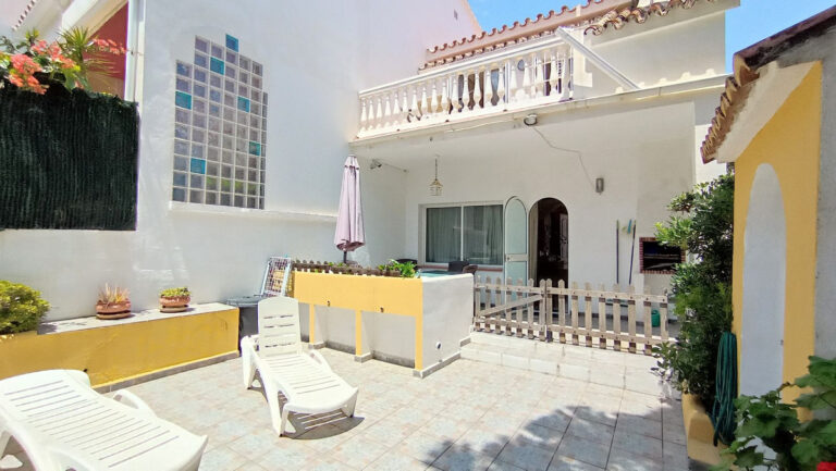 763951 terraced townhouse costa del sol 2 bedrooms torrequebrada e369000 14 768x433