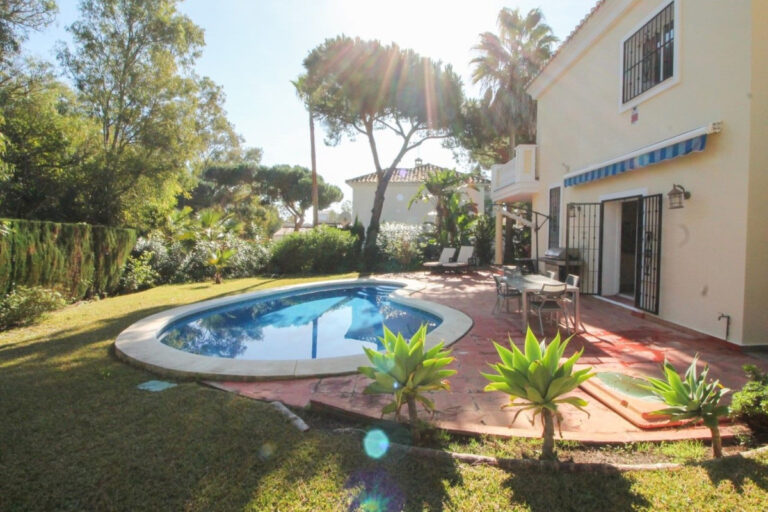 764969 detached villa costa del sol 5 bedrooms calahonda e595000 1 1 768x512