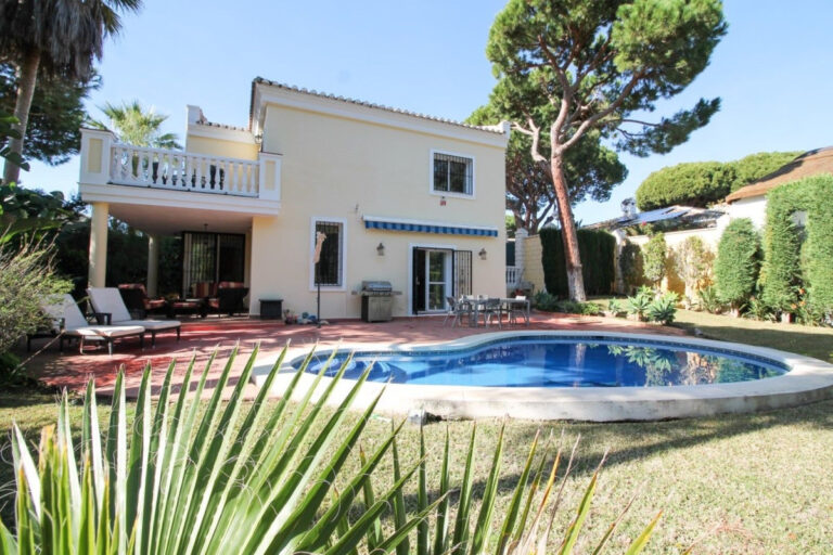 764969 detached villa costa del sol 5 bedrooms calahonda e595000 1 768x512