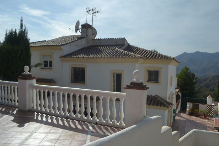 765467 semi detached villa costa del sol 3 bedrooms alhaurin golf e475000 1 1 768x512