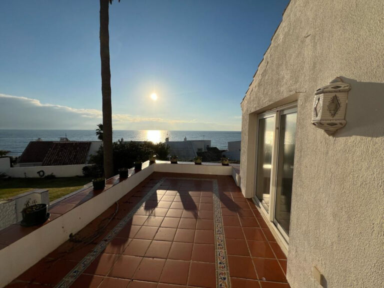 836900 detached villa costa del sol 5 bedrooms estepona e1250000 1 768x576