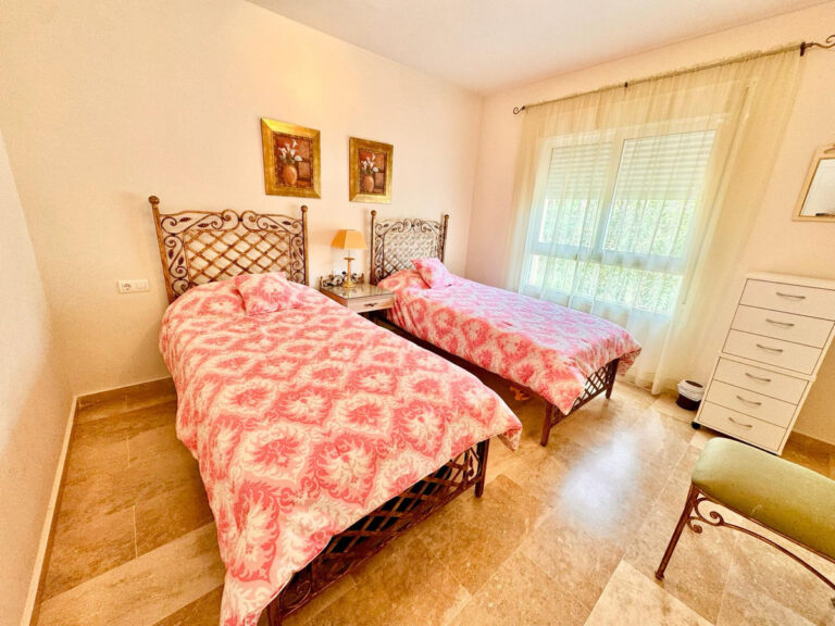 875923 middle floor apartment costa del sol 3 bedrooms calahonda e295000 9 768x576