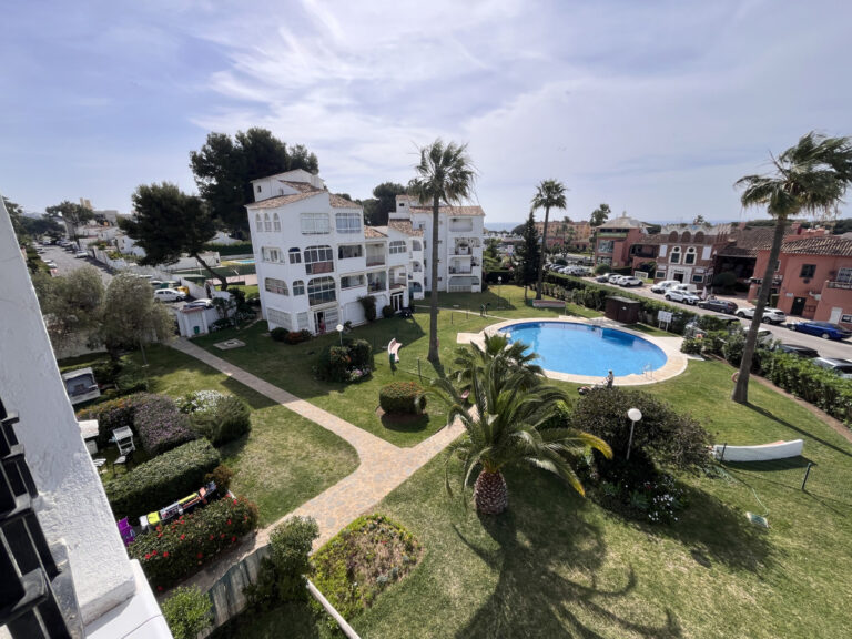 876136 penthouse apartment costa del sol 1 bedrooms calahonda e191400 1 768x576