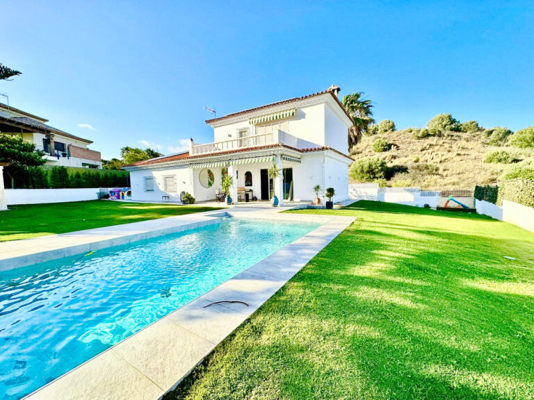 876304 detached villa costa del sol 4 bedrooms torreguadiaro e950000 2 768x576