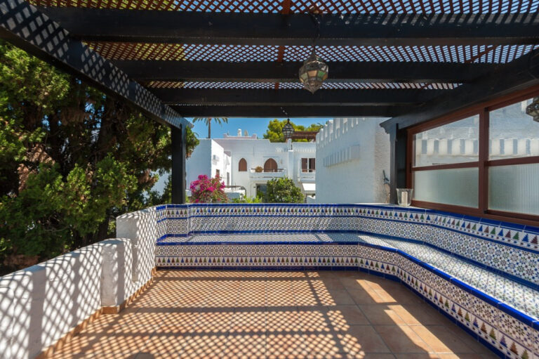 876765 terraced townhouse costa del sol 2 bedrooms nueva andalucia e485000 1 1 768x511