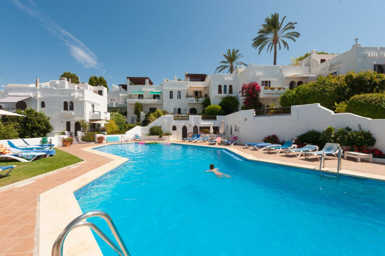 876765 terraced townhouse costa del sol 2 bedrooms nueva andalucia e485000 1 768x511