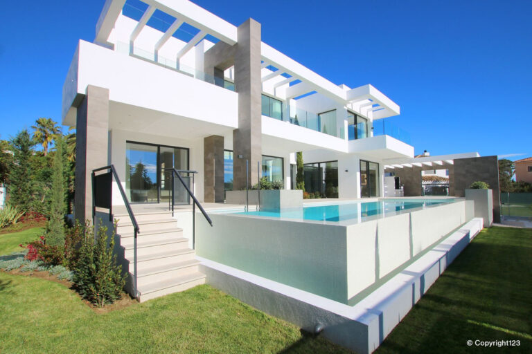 876792 detached villa costa del sol 5 bedrooms marbesa e3950000 1 768x512