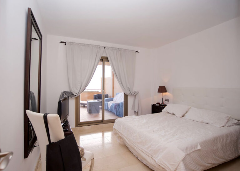 876936 middle floor apartment costa del sol 2 bedrooms benahavis e395000 6 768x547