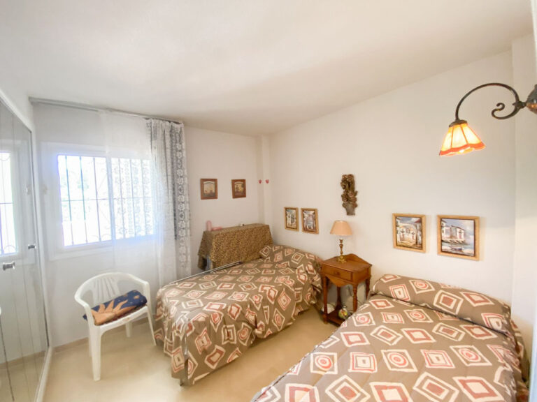 877527 middle floor apartment costa del sol 2 bedrooms calahonda e280000 11 768x576