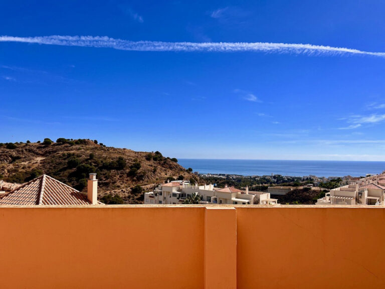 877542 middle floor apartment costa del sol 2 bedrooms calahonda e285000 1 1 768x576