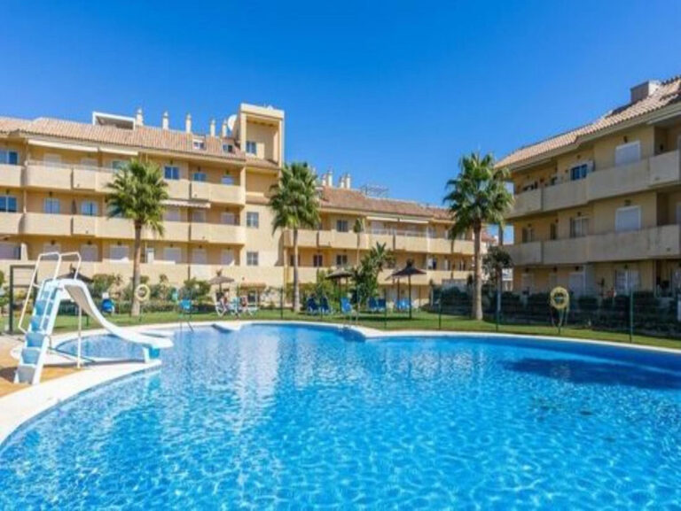 878052 middle floor apartment costa del sol 2 bedrooms la duquesa e169000 1 768x577