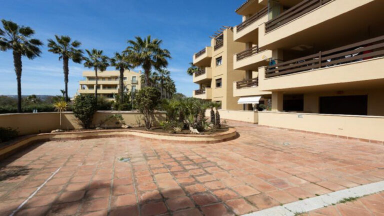 878838 ground floor apartment costa del sol 2 bedrooms sotogrande puerto e384500 1 768x432