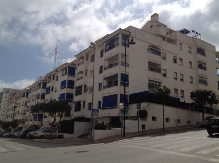 878937 middle floor apartment costa del sol 3 bedrooms las lagunas e146700 5 768x573