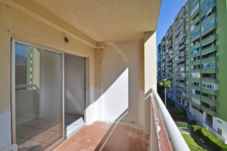 879357 middle floor apartment costa del sol 3 bedrooms fuengirola e269000 1 1 768x512