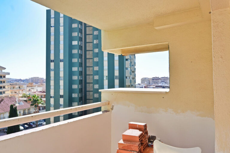 879357 middle floor apartment costa del sol 3 bedrooms fuengirola e269000 2 768x512