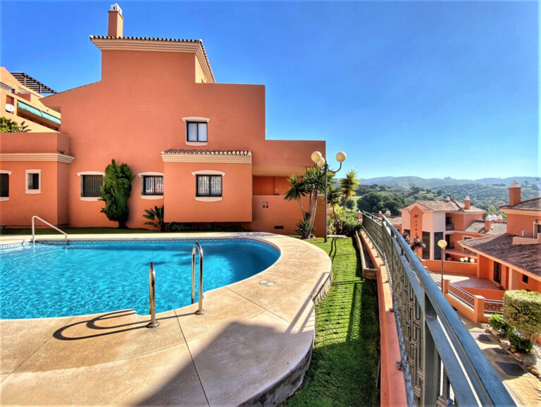 879699 middle floor apartment costa del sol 3 bedrooms elviria e285000 1 1 768x577