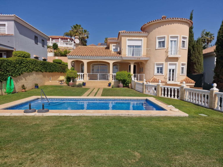 879870 detached villa costa del sol 6 bedrooms mijas e1150000 1 768x576