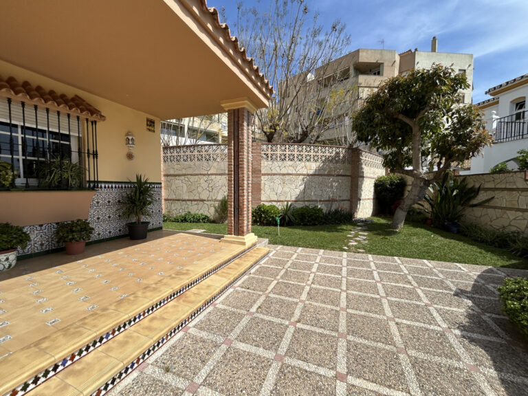 880296 detached villa costa del sol 4 bedrooms las lagunas e637000 2 768x576