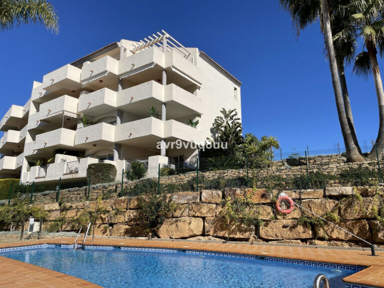 880395 middle floor apartment costa del sol 3 bedrooms elviria e299950 1 1 768x576