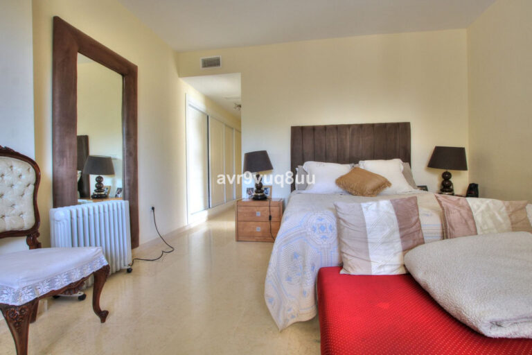 880395 middle floor apartment costa del sol 3 bedrooms elviria e299950 11 768x512