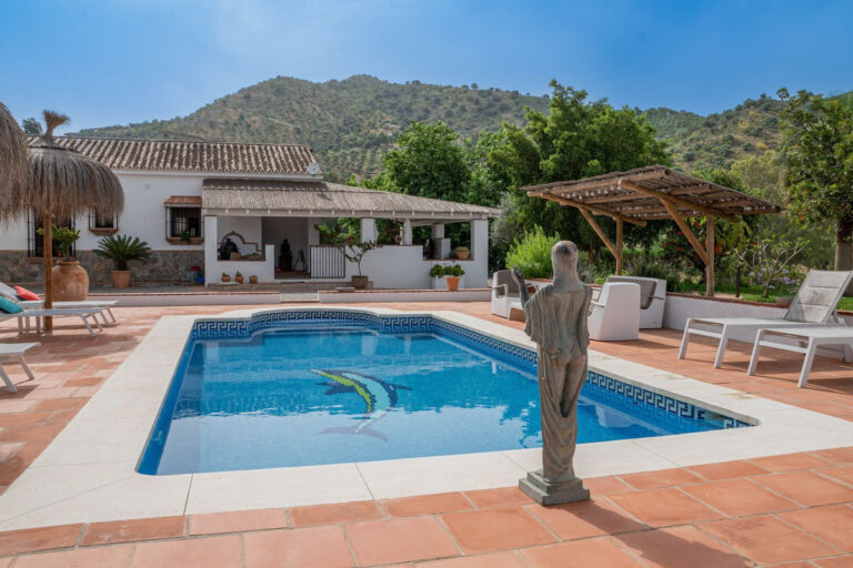 880878 finca villa costa del sol 6 bedrooms alora e749000 1 1 768x512