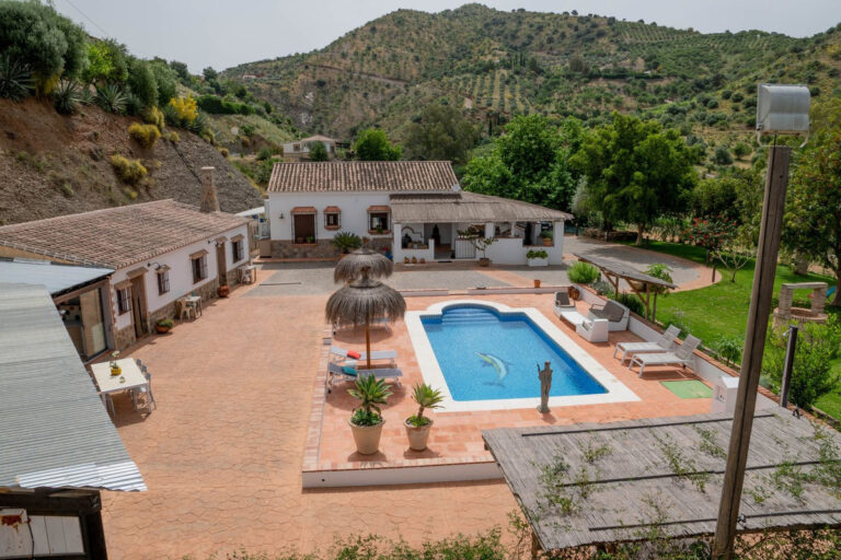 880878 finca villa costa del sol 6 bedrooms alora e749000 1 768x512