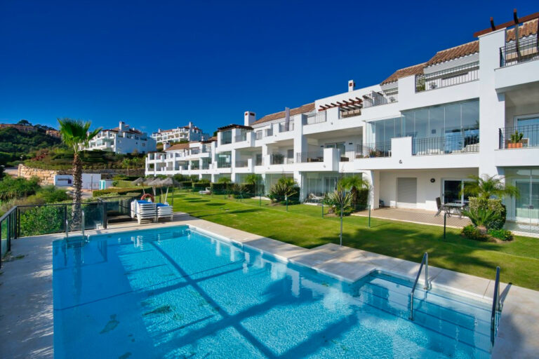 881083 middle floor apartment costa del sol 3 bedrooms la mairena e410000 1 768x512