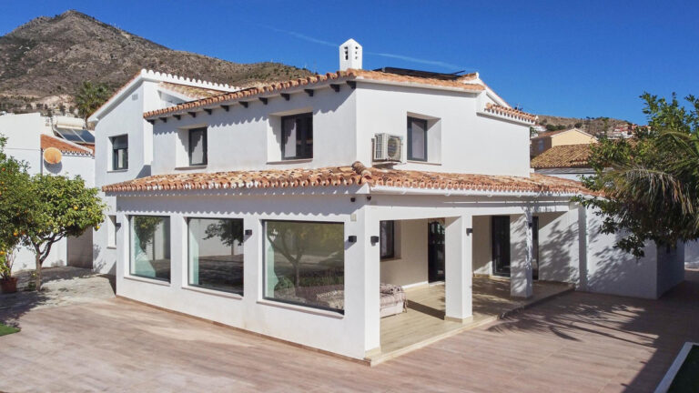 881098 detached villa costa del sol 5 bedrooms benalmadena e998000 1 768x432