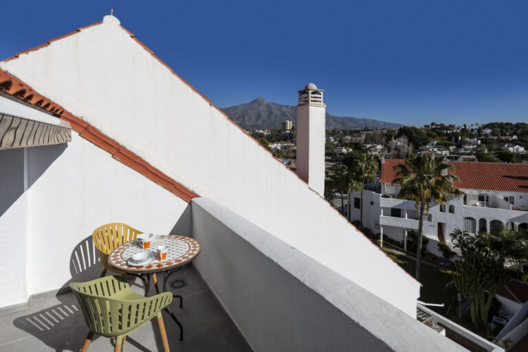 881477 penthouse apartment costa del sol 2 bedrooms nueva andalucia e485000 3 768x512