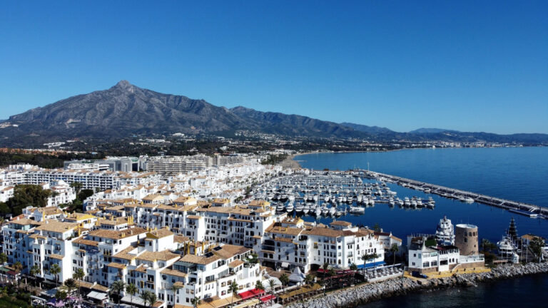 881492 middle floor apartment costa del sol 2 bedrooms puerto banus e475000 1 768x432