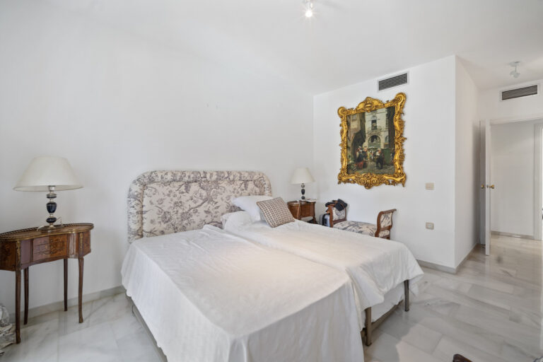 881744 middle floor apartment costa del sol 2 bedrooms the golden mile e650000 12 768x512