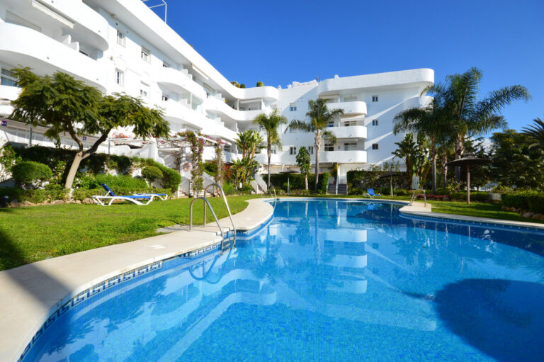 881744 middle floor apartment costa del sol 2 bedrooms the golden mile e650000 14 768x511