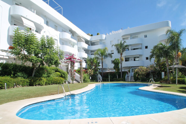 881744 middle floor apartment costa del sol 2 bedrooms the golden mile e650000 7 768x512