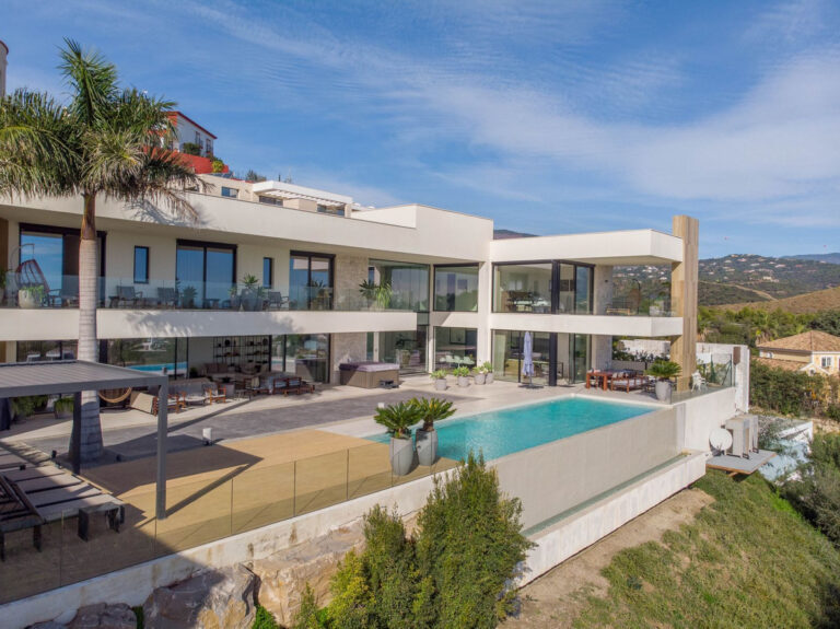 881891 detached villa costa del sol 5 bedrooms benahavis e6250000 3 768x575