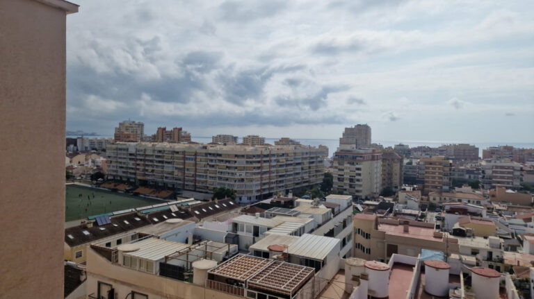 882077 middle floor apartment costa del sol 2 bedrooms fuengirola e295000 1 1 768x431