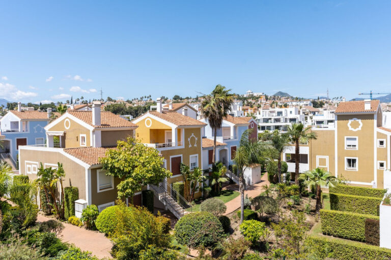 882155 middle floor apartment costa del sol 2 bedrooms el paraiso e399000 2 768x512