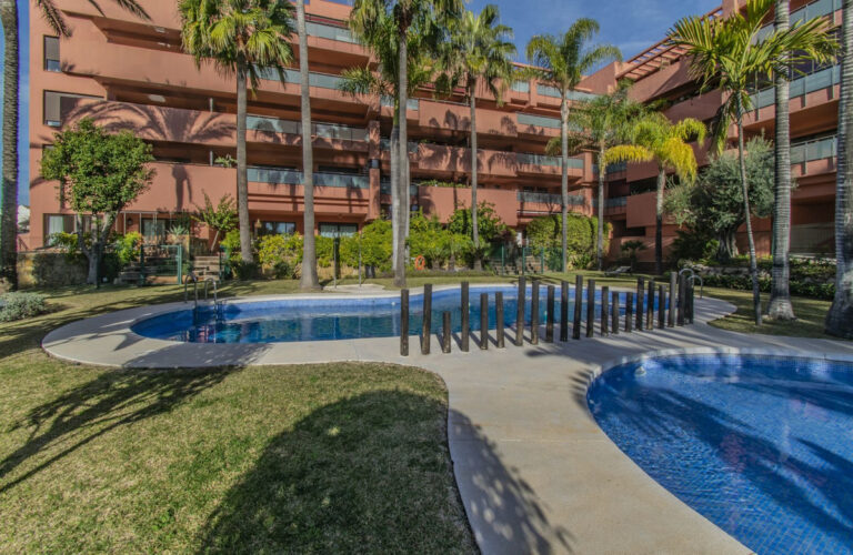 882260 middle floor apartment costa del sol 3 bedrooms new golden mile e500000 10 768x500